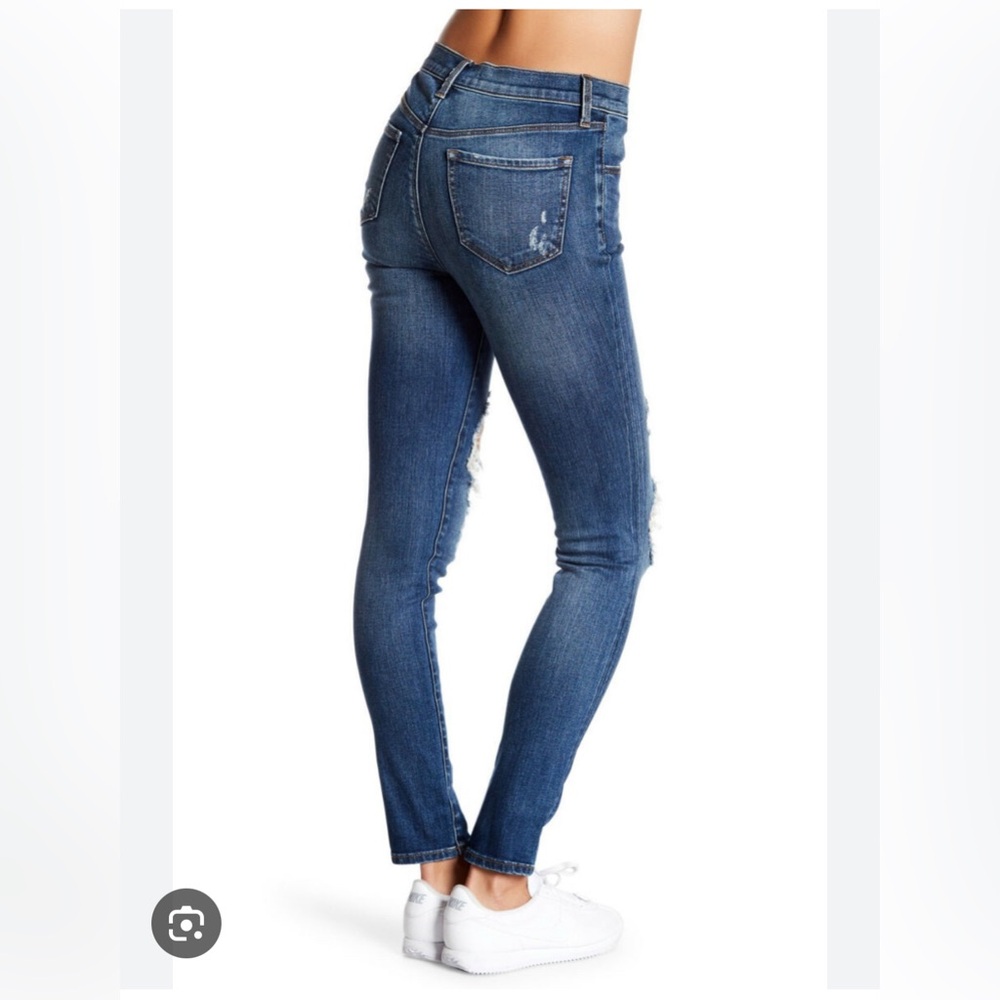 J Brand - Maria High Rise Skinny jeans size 27 - slightly darker blue denim